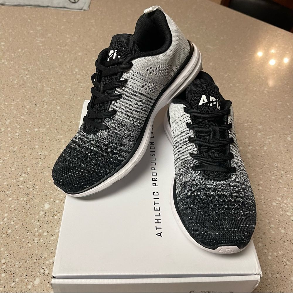 New In Box Women’s APL Athletic Propulsion Labs TechLoom Pro Size 7.5 Black/HtrG - Picture 7 of 8